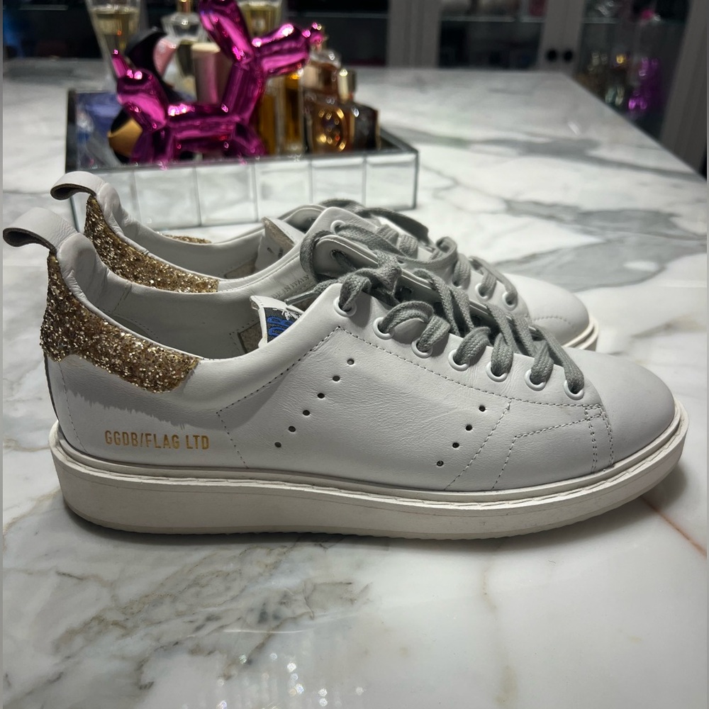 NEVER WORN GOLDEN GOOSE FIT LIKE A 9